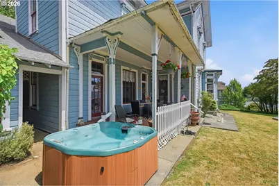 687 N 3rd St, Coos Bay, OR 97420 - Photo 38