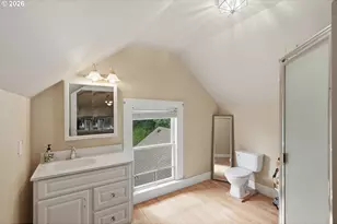 687 N 3rd St, Coos Bay, OR 97420 - Photo 32