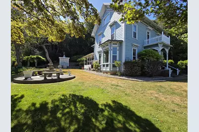 687 N 3rd St, Coos Bay, OR 97420 - Photo 4