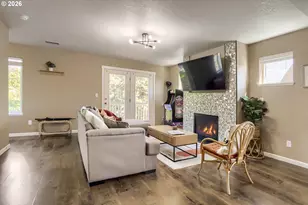 2213 SE 60th Ave, Portland, OR 97215 - Photo 2