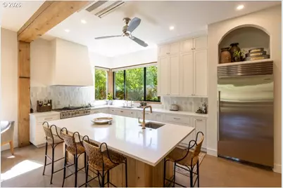 570 Toms Dr, Hood River, OR 97031 - Photo 16