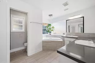 8002 SE 140th Dr, Portland, OR 97236 - Photo 18