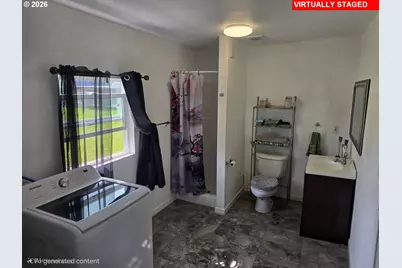 2137 Castle Ave, Roseburg, OR 97471 - Photo 12