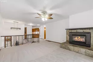 14812 NE Rose Pkwy, Portland, OR 97230 - Photo 6