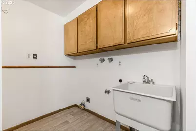 14812 NE Rose Pkwy, Portland, OR 97230 - Photo 24