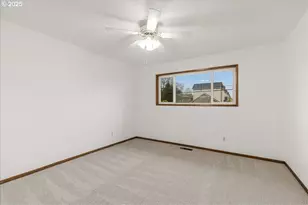 14812 NE Rose Pkwy, Portland, OR 97230 - Photo 16