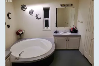 425 Birch St, Yoncalla, OR 97499 - Photo 20