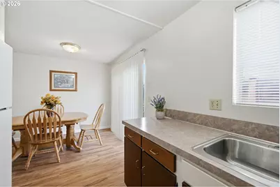 1943 W 17th Ave #A, Eugene, OR 97402 - Photo 16