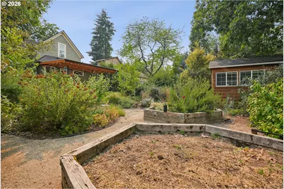 1905 SE Harold St, Portland, OR 97202 - Photo 38