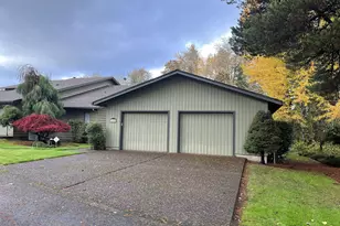 1215 NW Driftwood Pl, McMinnville, OR 97128 - Photo 2