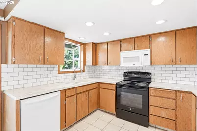 3325 SE Maple Ct, Hillsboro, OR 97123 - Photo 14