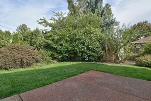 648 NW Pacific Grove Dr, Beaverton, OR 97006 - Photo 42