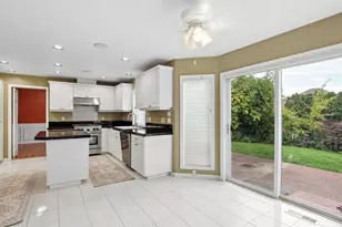 648 NW Pacific Grove Dr, Beaverton, OR 97006 - Photo 14