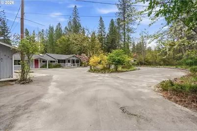 234 Penny Ln, Grants Pass, OR 97527 - Photo 2