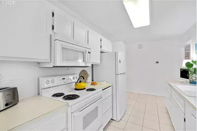 15390 SW Davis Rd, Beaverton, OR 97007 - Photo 16