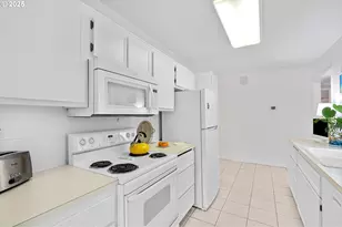 15390 SW Davis Rd, Beaverton, OR 97007 - Photo 16