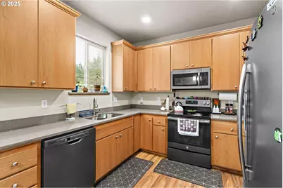 87977 10th St, Veneta, OR 97487 - Photo 10