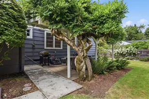 2290 Sandy Dr, Eugene, OR 97401 - Photo 40