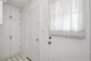 2290 Sandy Dr, Eugene, OR 97401 - Photo 24