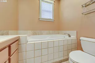 21999 NE Park Ln, Fairview, OR 97024 - Photo 24