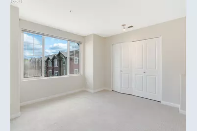 324 NE Edgeway Dr, Hillsboro, OR 97006 - Photo 24