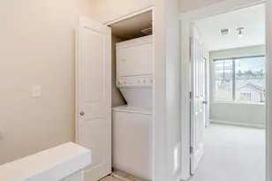 324 NE Edgeway Drive, Hillsboro, OR 97006 - Photo 16