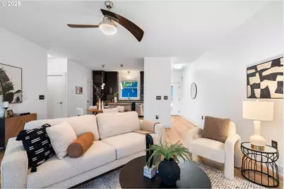 223 NE Ivy St #B, Portland, OR 97212 - Photo 2