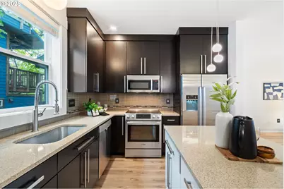 223 NE Ivy St #B, Portland, OR 97212 - Photo 4