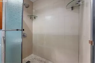 1220 NE 17th Ave, Portland, OR 97232 - Photo 32