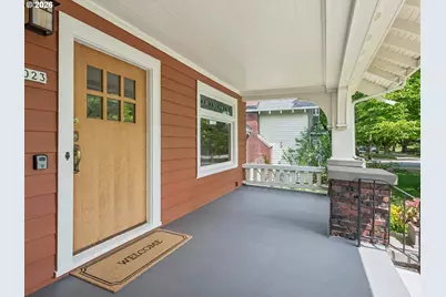 4023 NE Laddington Ct, Portland, OR 97232 - Photo 2