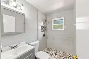 885 Oakway Dr, Coos Bay, OR 97420 - Photo 18
