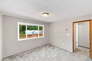 885 Oakway Dr, Coos Bay, OR 97420 - Photo 14
