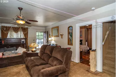 169 SE Houck Ave, Roseburg, OR 97470 - Photo 6