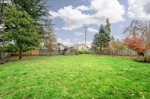 1735 Minda Dr, Eugene, OR 97401 - Photo 16