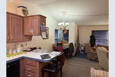 530 Shorepines Ct, Coos Bay, OR 97420 - Photo 8