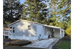 530 Shorepines Ct, Coos Bay, OR 97420 - Photo 2