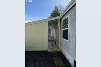 530 Shorepines Ct, Coos Bay, OR 97420 - Photo 4