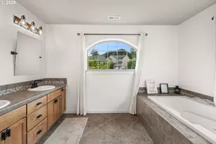 13243 SE Buford Ct, Portland, OR 97236 - Photo 18