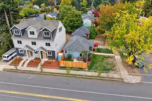 9144 SE Alder St, Portland, OR 97216 - Photo 2