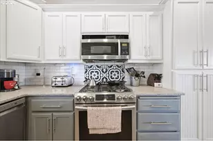 2408 SW Oakwood Dr, Dallas, OR 97338 - Photo 8