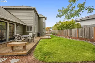 651 NE Kathleen Ct, Hillsboro, OR 97124 - Photo 34