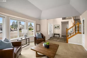 651 NE Kathleen Ct, Hillsboro, OR 97124 - Photo 8