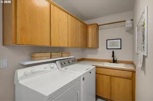 651 NE Kathleen Ct, Hillsboro, OR 97124 - Photo 28