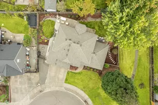 651 NE Kathleen Ct, Hillsboro, OR 97124 - Photo 36