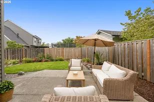 651 NE Kathleen Ct, Hillsboro, OR 97124 - Photo 30
