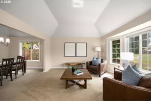 651 NE Kathleen Ct, Hillsboro, OR 97124 - Photo 4