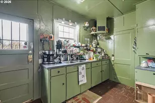 5716 SE 104th Ave, Portland, OR 97266 - Photo 8