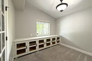 2725 Mallory Ln, Eugene, OR 97401 - Photo 6