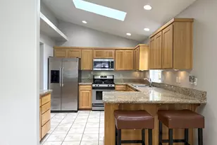 2725 Mallory Ln, Eugene, OR 97401 - Photo 12