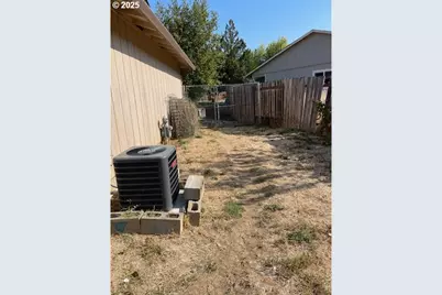 353 Donald Ter, Myrtle Creek, OR 97457 - Photo 6